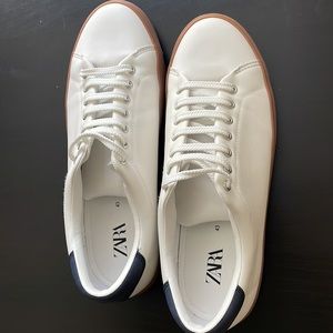 Tennis Shoes
